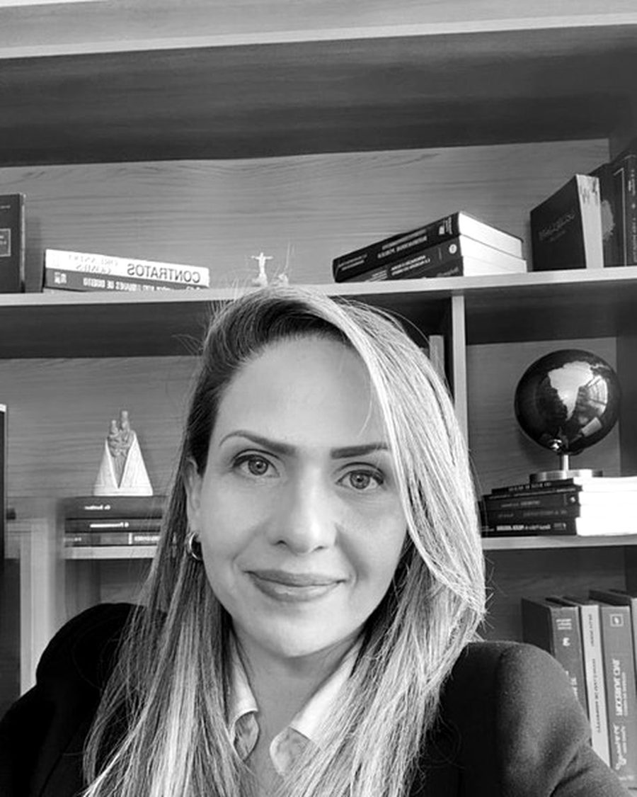 Dra. Sumaia Veronez em seu escritório, fundadora do escritório Sumaia Veronez Advocacia